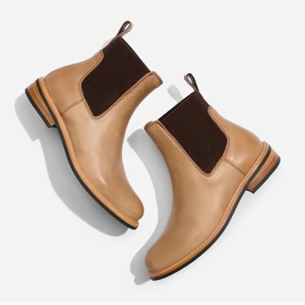 Nisolo Tan Leather Chelsea Boots size women’s 9